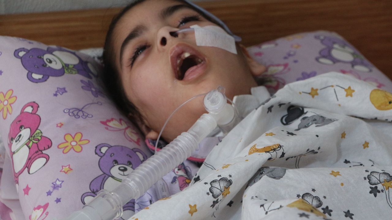 İğne alerjik reaksiyon gösterince Kamile Ebrar, yatağa bağımlı hale geldi