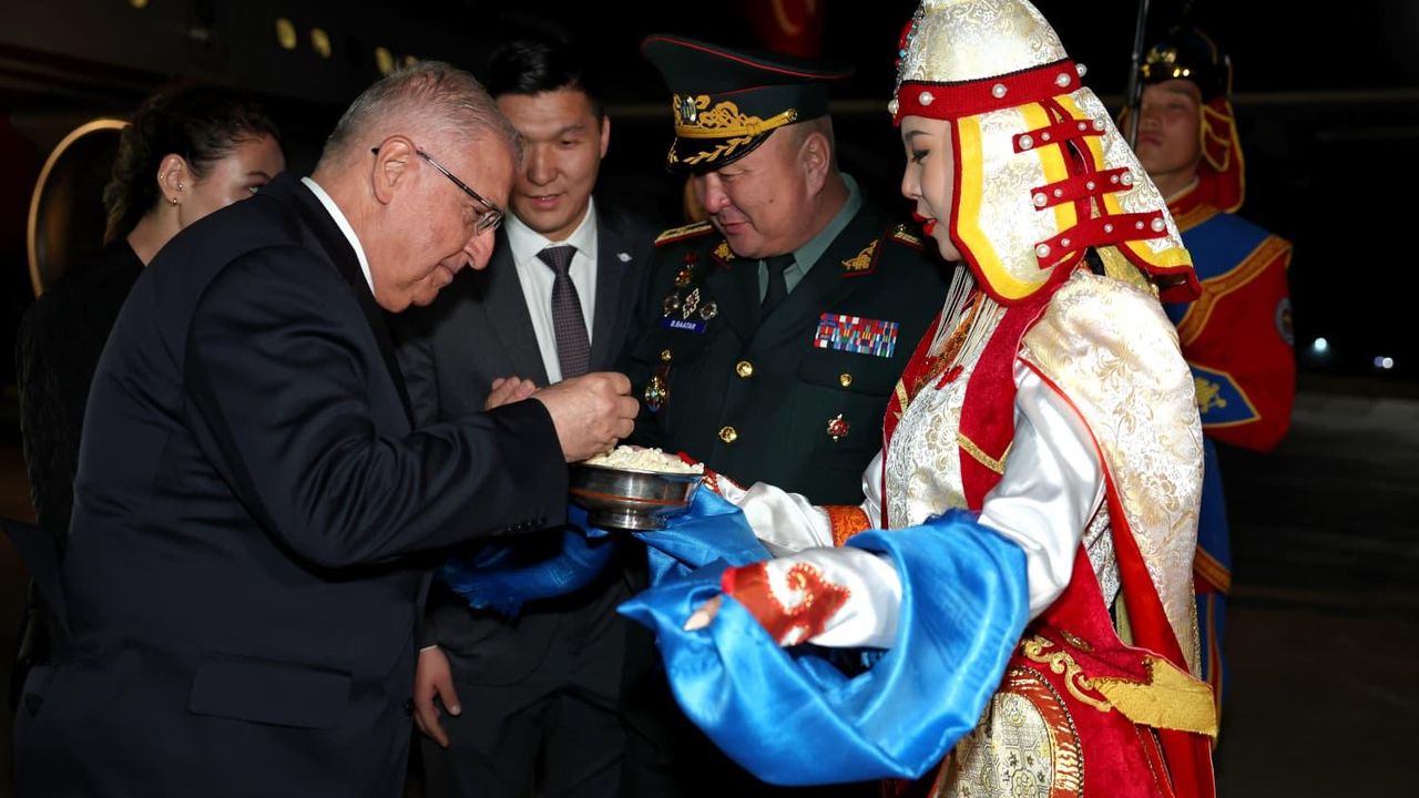 Bakan Güler, Moğolistan'da