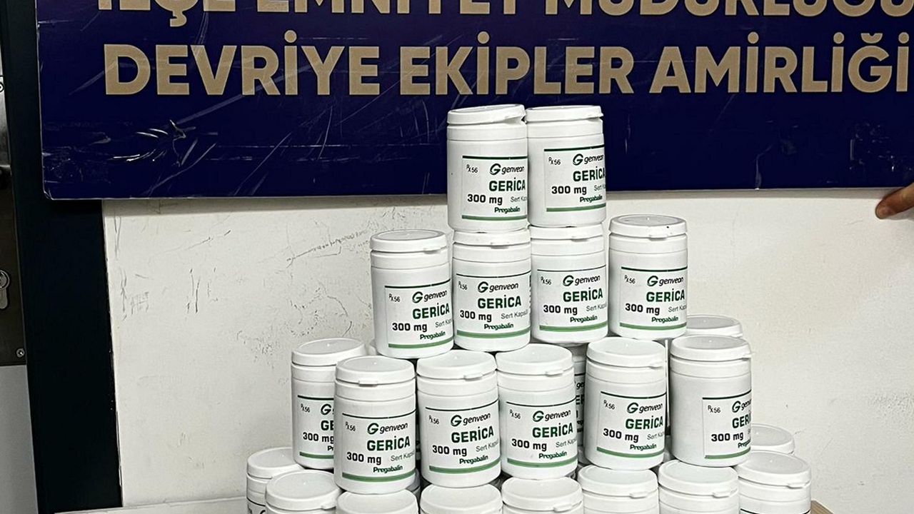 Polisten kaçarken attığı poşetten uyuşturucu çıktı