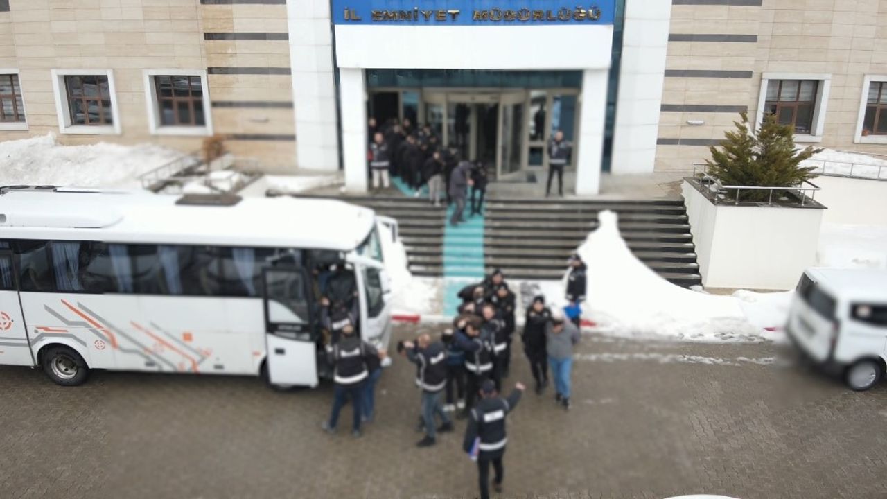 Bitlis'te tefecilik operasyonu: 7 tutuklama