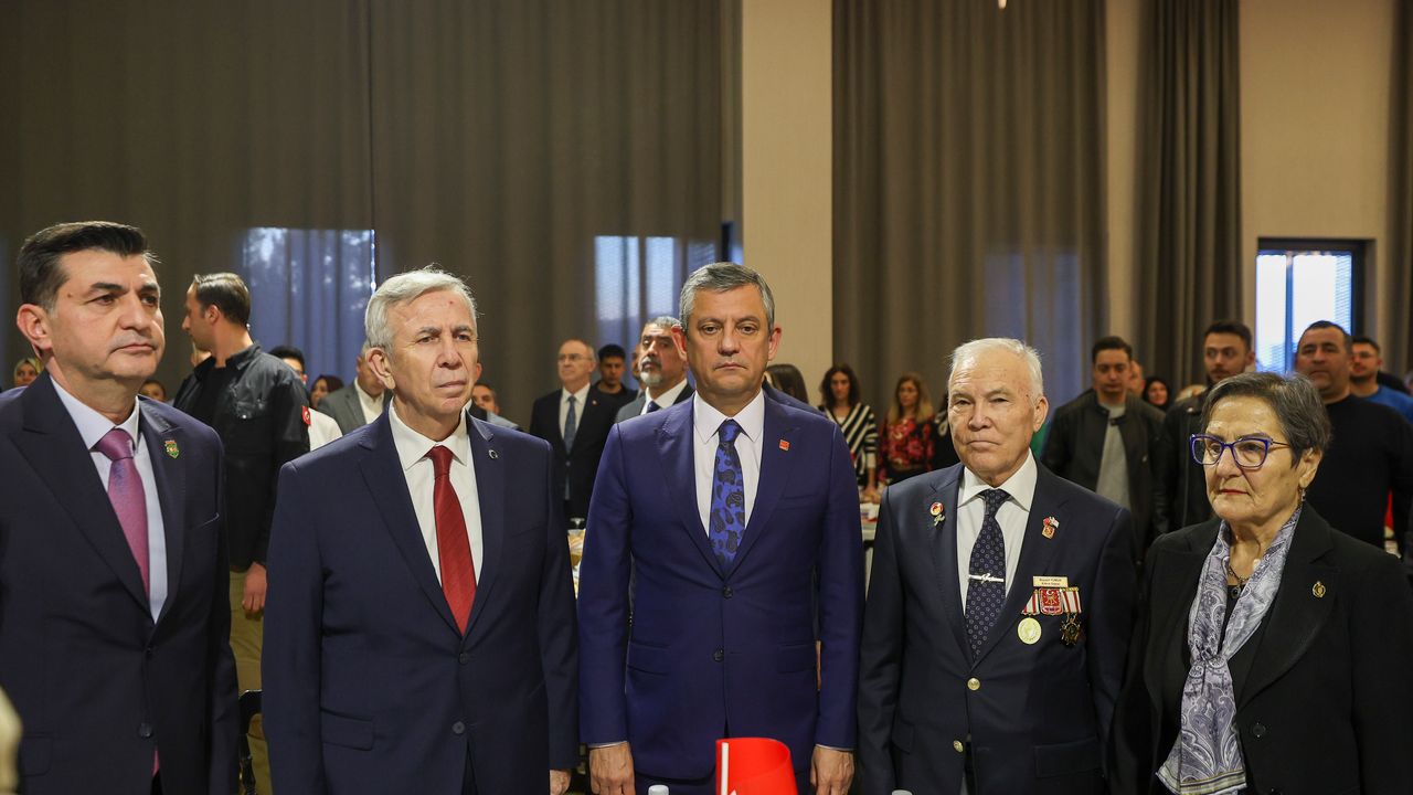 Özgür Özel: İktidarımızın ilk bir ayında 18 kanunu meclisten geçireceğiz