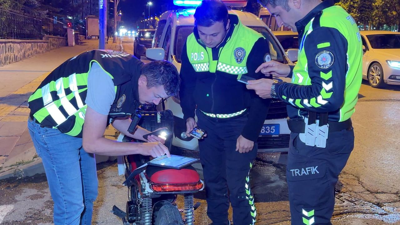 14 yaşındaki motosikletli polisten kaçarken kaza yaptı; babasına 247 bin TL ceza