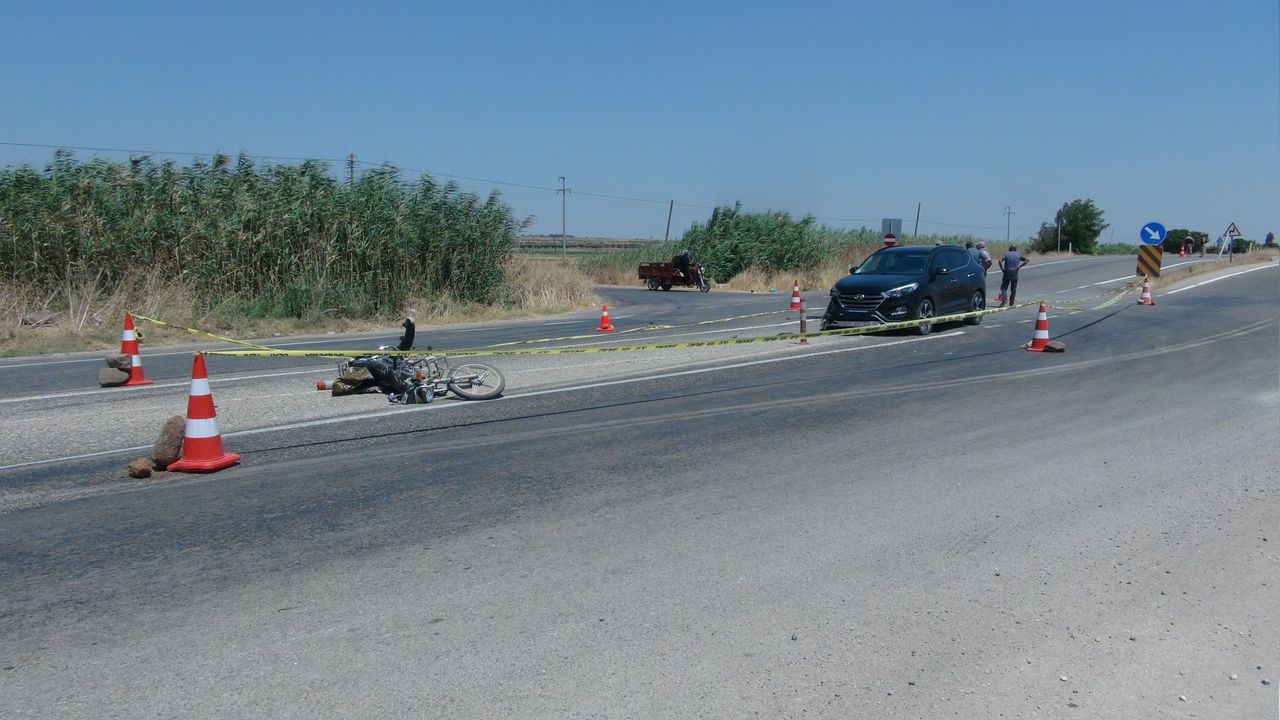 Kilis'te otomobil ile çarpışan motosikletin sürücüsü öldü