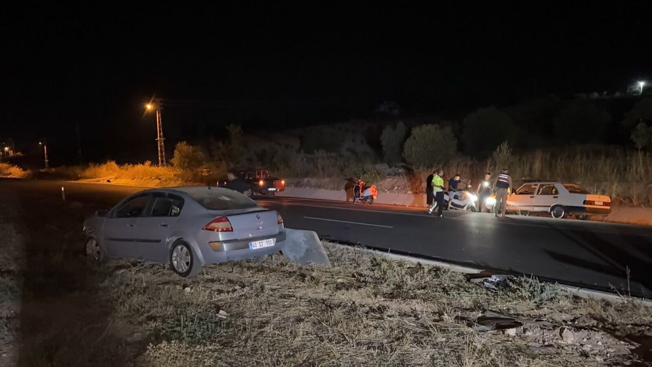 Kilis'te otomobil ile motosiklet çarpıştı: 2 yaralı