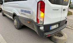 Trafik Kazasında 3'ü Öğrenci 4 Kişi Yaralandı