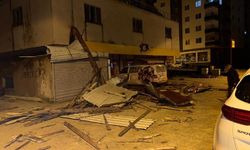 Rize'de Fırtına; Çatı Uçtu, Pencere Camları Kırıldı