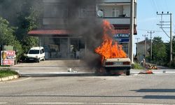 Samsun'da Seyir Halindeyken Yanan Otomobil Kullanılamaz Hale Geldi