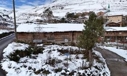 Karadeniz’de Kar Yağdı Yaylacılar Dönüşe Geçti