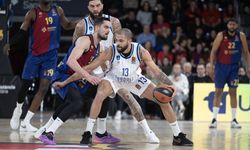 Barcelona - Anadolu Efes: 90-80