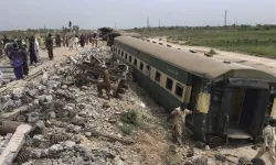 Pakistan'da Tren Saldırısı: 100'den Fazla Yolcu Kurtarıldı