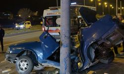 Mardin'de, direğe çarpan otomobilin sürücüsü ağır yaralandı