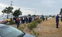 Bodrum'da servis minibüsü ile otomobil çarpıştı; 15 yaralı