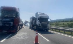 Bolu'da 4 TIR zincirleme kazaya karıştı; 2 yaralı
