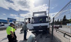 Direksiyon başında kalp krizi geçirdiği iddia edilen sürücü kaza yaptı