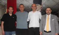 Küçük Kulüp'te teniste Azkara görevde