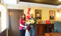 Market sahibini bulamayınca aldıklarının ücretini tezgaha bıraktı (2)