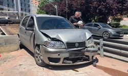 Otomobil, kırmızı ışıkta bekleyen otomobile çarptı; 2'si çocuk, 5 yaralı