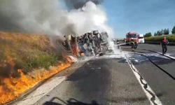 Şanlıurfa'da akaryakıt yüklü tanker devrildi; yangın çıktı