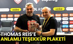 Thomas Reis’e Anlamlı Teşekkür Plaketi