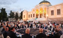Bakan Tekin, muharrem ayı dolayısıyla düzenlenen iftar programına katıldı