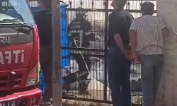 Tekstil atölyesi bahçesinde çıkan yangına kadın itfaiyeciler de müdahale etti