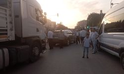 Bitlis'te freni boşalan TIR, 10 araca çarptı