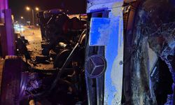 Otoyol gişelerine çarpan tankerin sürücüsü yaralandı