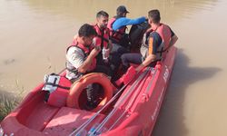 Siirt'te çaya giren 3 çocuktan 2'si kurtarıldı, 1'i kayıp