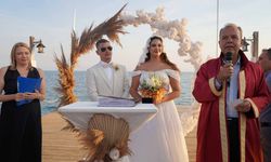 Kosta Rikalı damat ve Türk gelin Antalya'da dünyaevine girdi