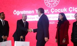 Bakan Tekin: Öğretmenlerimizin yazdığı hikayeleri 1 milyon baskı yapıp dağıtacağız