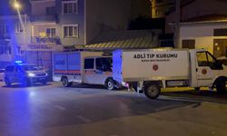 Bursa'da 2 katlı binada çıkan yangın 3 eve daha sıçradı, 1 ölü; alevler dronla görüntülendi (4)