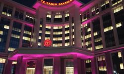 ‘Dünya Prematüre Günü' dolayısıyla Sağlık Bakanlığı ve Atakule için mor ışıkla renklendirildi