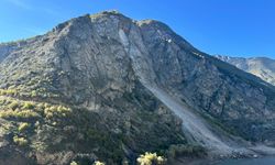 Lise yakınında, kaya kopmalarının yaşandığı yamaçta kapsamlı inceleme