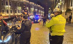 İstanbul - Beşiktaş’ta yüksek sesli müzik açan sürücü polise yakalandı: 14 günde 1,5 milyon lira ceza kesildi