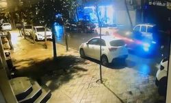 İstanbul - Zeytinburnu'nda park halindeki otomobile uzun namlulu silahla ateş açtılar; o anlar kamerada