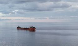 Saldırıya uğrayan ‘MIDVOLGA-2’ isimli gemi Sinop açıklarında bekliyor