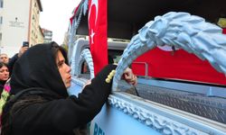 Şehzadeler Belediye Başkanı Gülşah Durbay için belediye önünde tören (2)