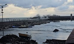 Zonguldak'ta deniz taştı, kardan 81 köy yolu kapandı