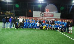 İzmir’de Samsunspor’a Atatürk’lü Formalarla Anlamlı Gece