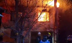2 katlı ev alev alev yandı