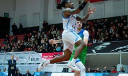 Aliağa Petkimspor zirveyi bırakmadı