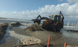 Balıkesir'de lodos etkili oldu; deniz taştı, 4 balıkçı teknesi battı (3)