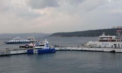 Bozcaada ve Gökçeada'da feribot seferlerine fırtına engeli