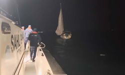 Çanakkale Boğazı'nda sürüklenen tekne kurtarıldı