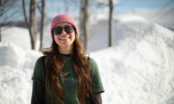 Deniz manzaralı yaylada kayak keyfi