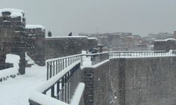 Diyarbakır'da tarihi mekanlar da beyaza büründü / Ek fotoğraflar