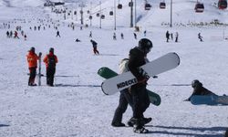 Erciyes Kayak Merkezi'nde hafta sonu yoğunluğu