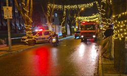 İstanbul - Bakırköy'de ahşap merdiveni çöken marketin çalışanı yaralandı