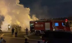 İstanbul - Esenyurt TEM Otoyolu'nda minibüs alev alev yandı