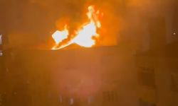 İstanbul - Kartal'da 5 katlı binanın çatısında çıkan yangın söndürüldü